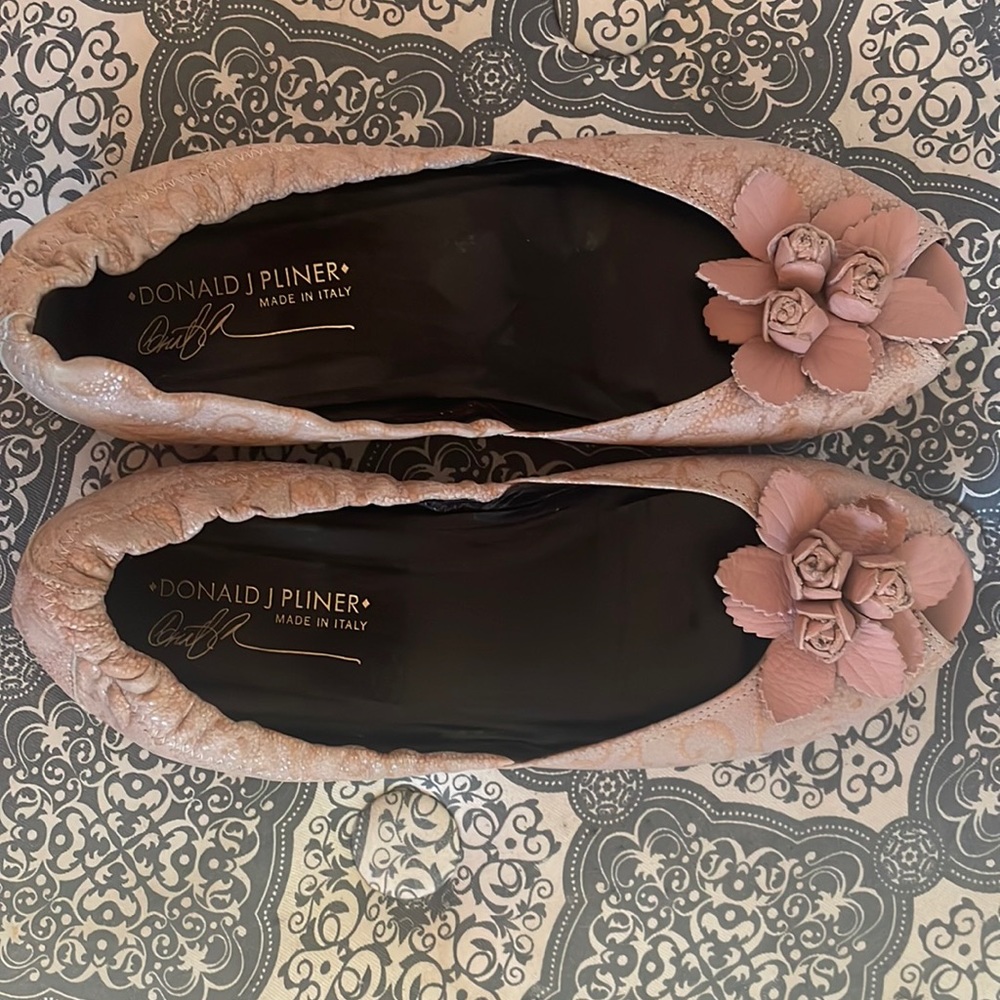 Donald Pliner shoes